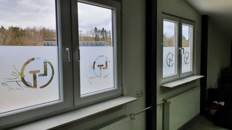 IT Folientechnik Ludwigsburg, Folienbeschriftungen Fensterbeschriftung